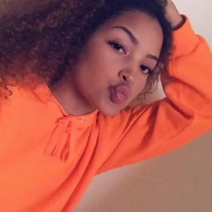 Meet your Posher, Anissa